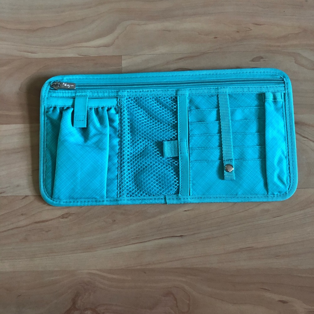 Thirty-One visor organizer